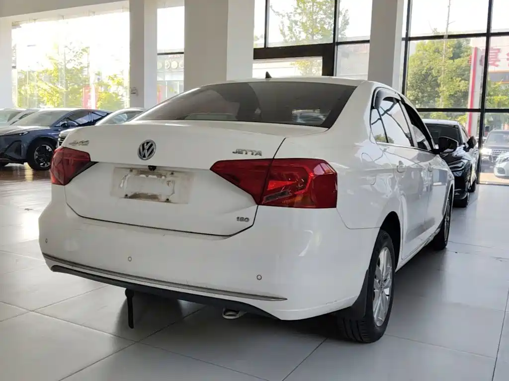 Volkswagen Jetta — миниатюра 7