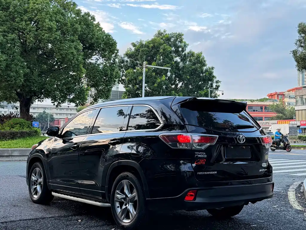 Toyota Highlander — миниатюра 5