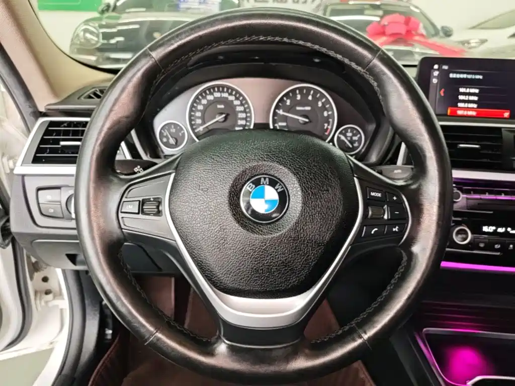 BMW 3 Series — миниатюра 11