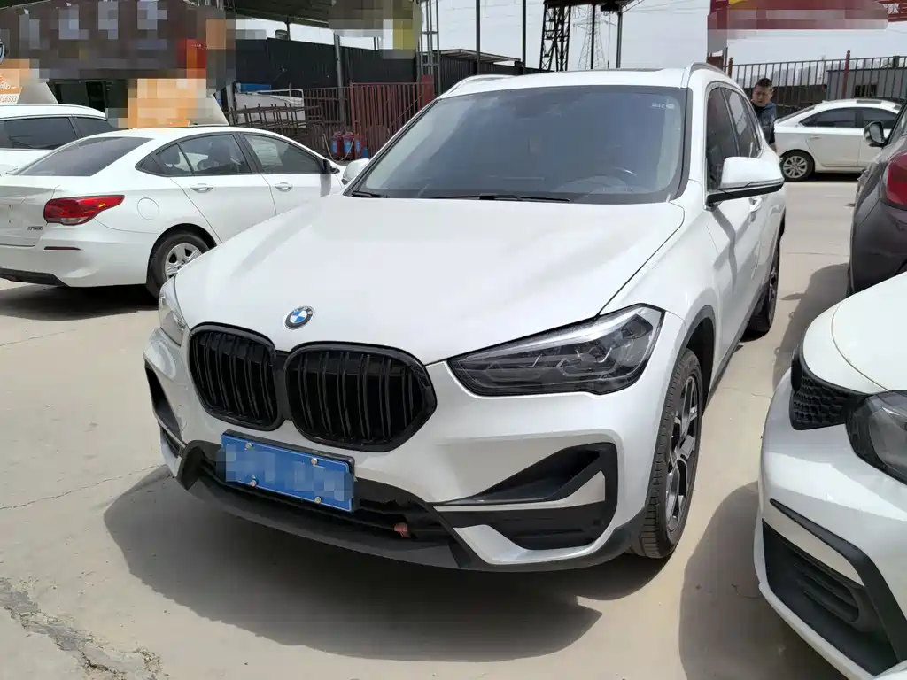Купить BMW X1