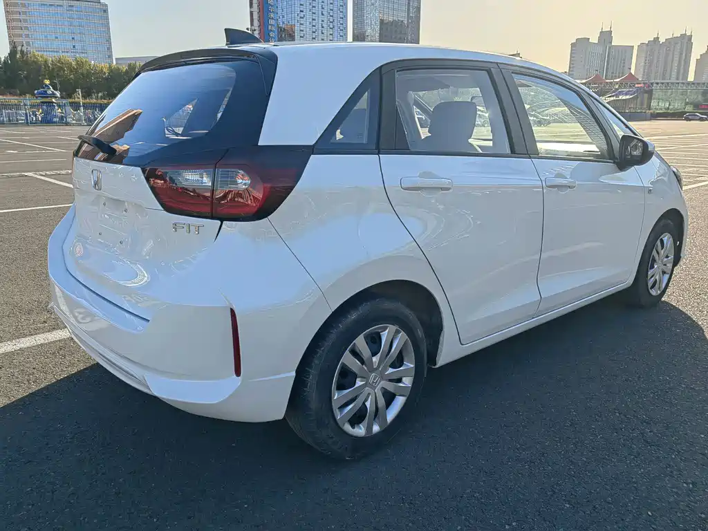 Honda Fit — миниатюра 6