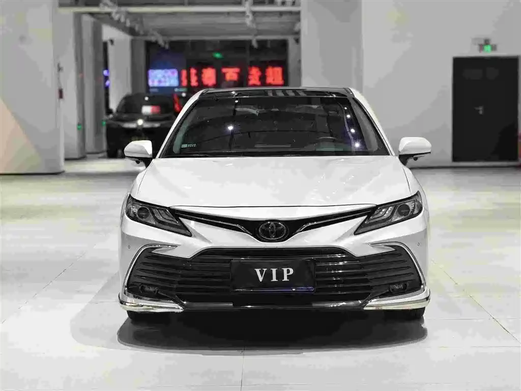 Toyota Camry — миниатюра 2
