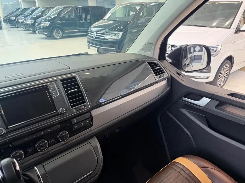 Volkswagen Caravelle — миниатюра 10