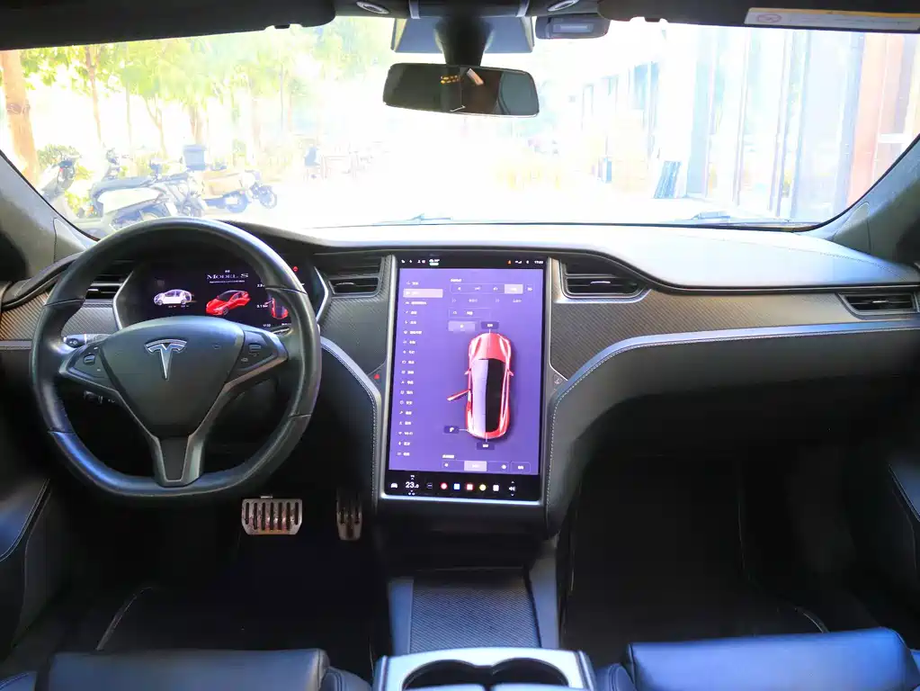 Tesla Model S — миниатюра 7