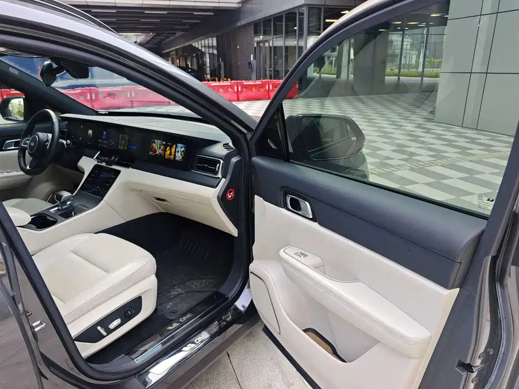 Li Auto Li ONE — миниатюра 11