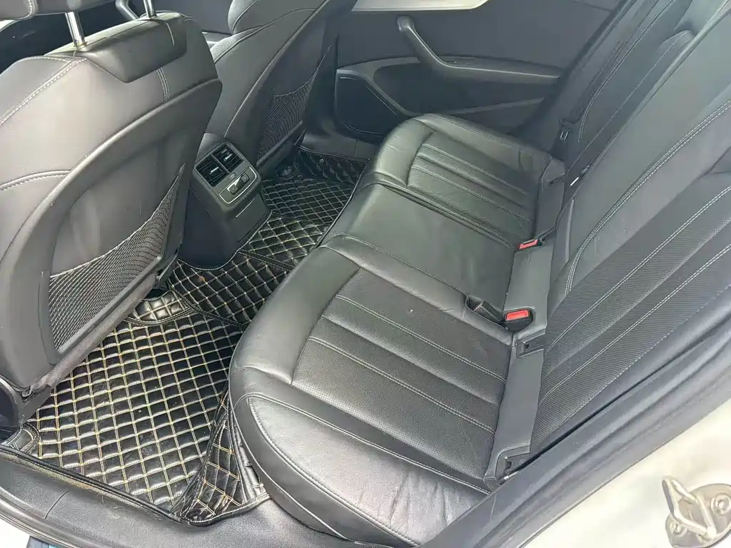 Audi A4L — миниатюра 5