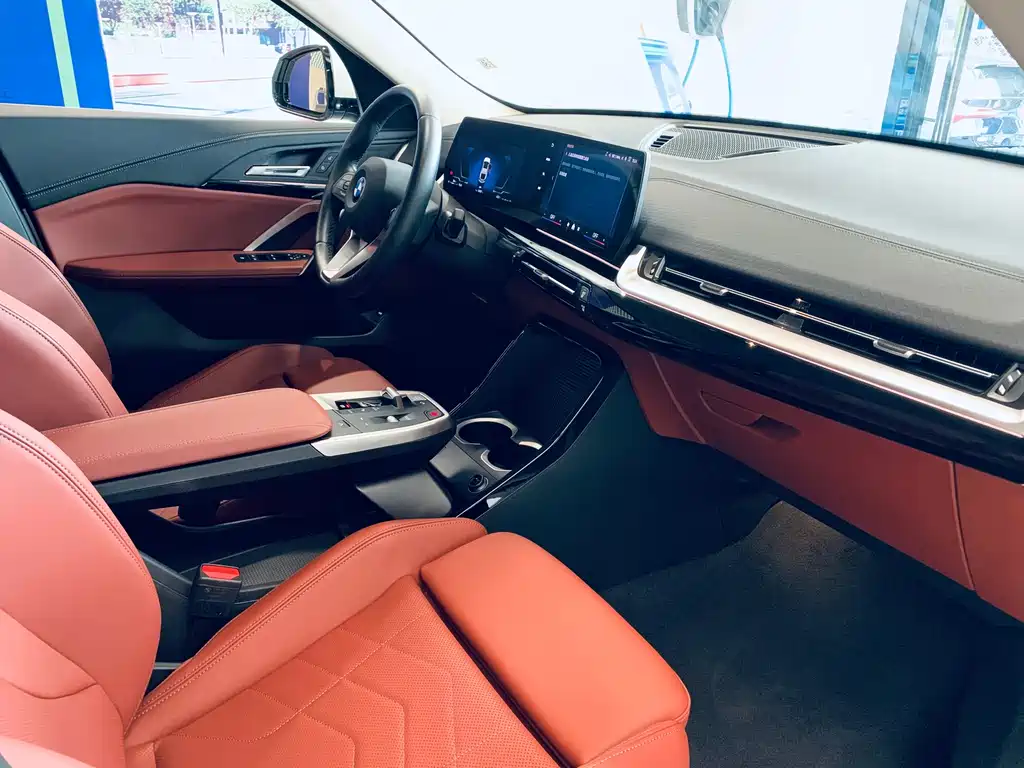 BMW X2 (Import) — миниатюра 10