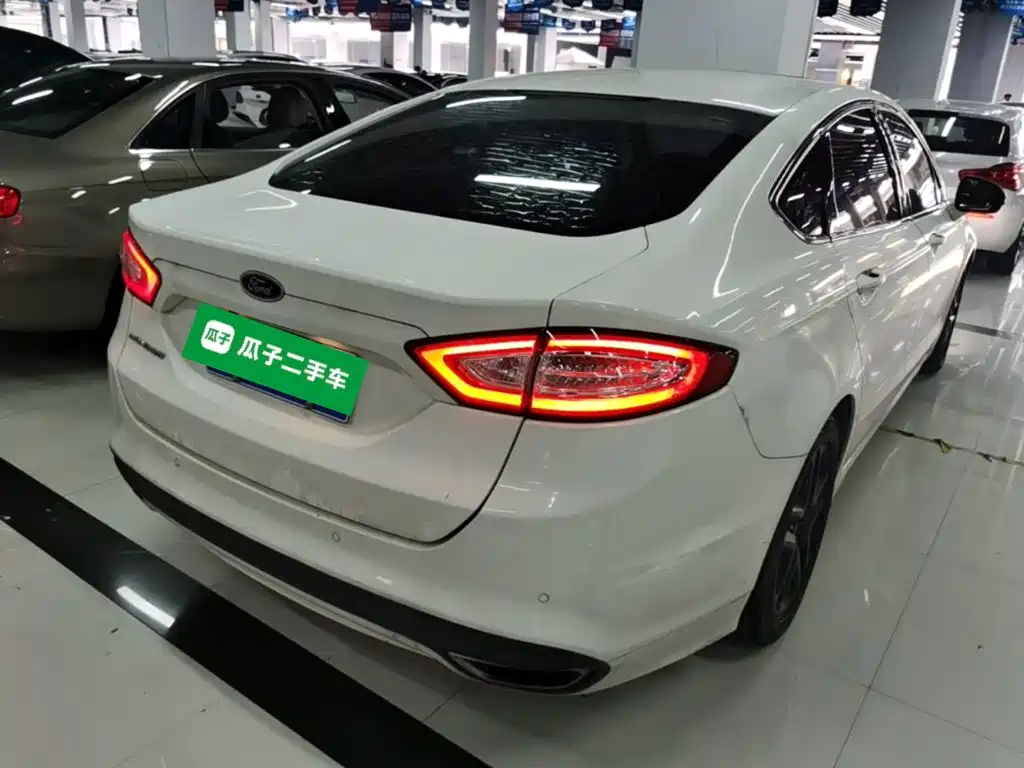 Ford Mondeo — миниатюра 7