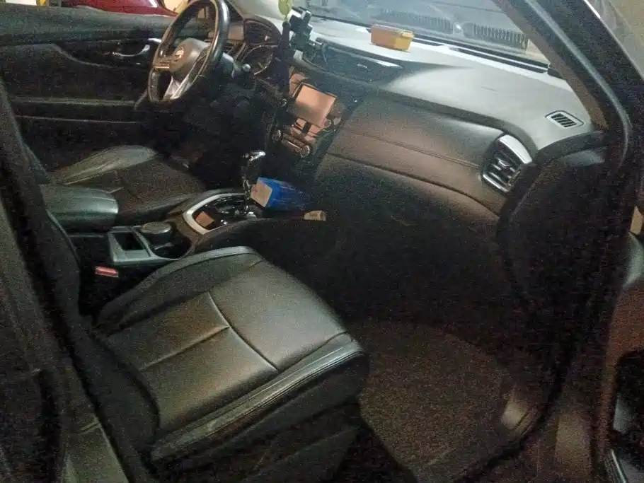 Nissan X-Trail — миниатюра 8