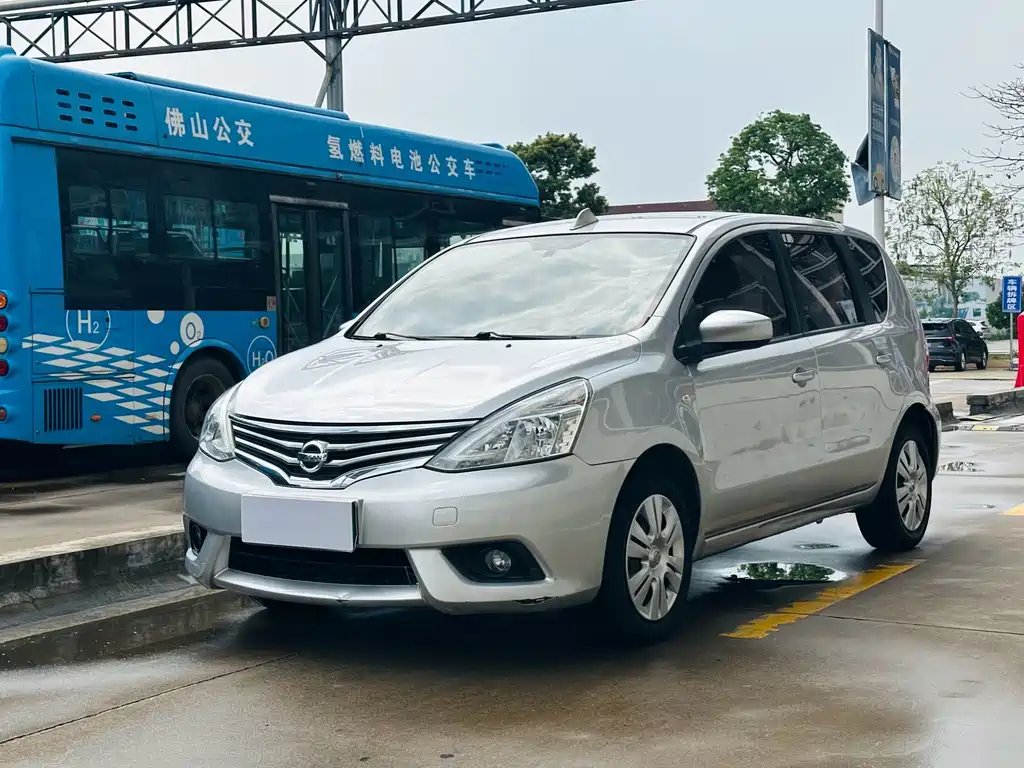 Nissan Livina