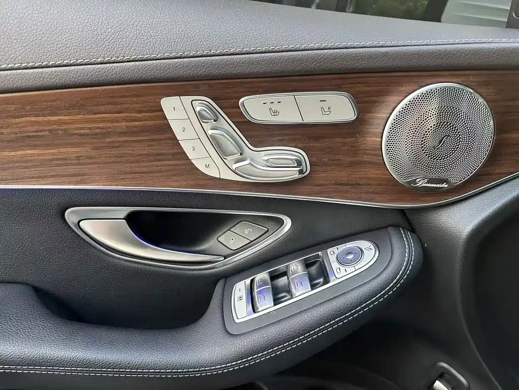 Mercedes-Benz GLC — миниатюра 10