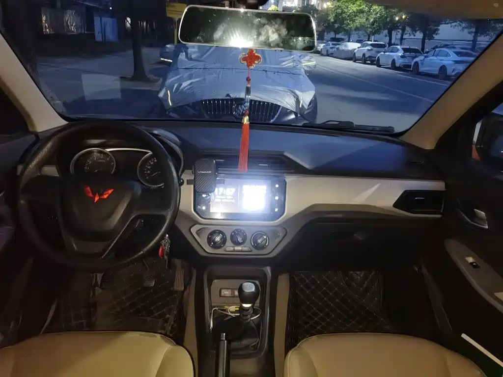 Wuling Hongguang — миниатюра 5