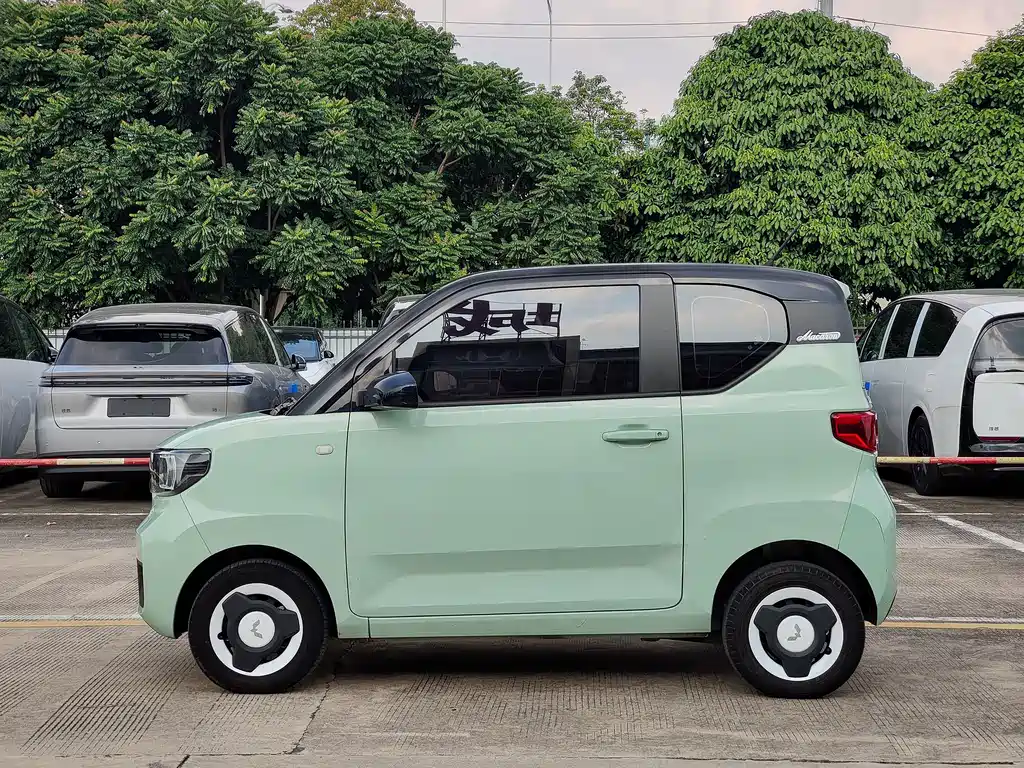 Wuling MINIEV — миниатюра 4