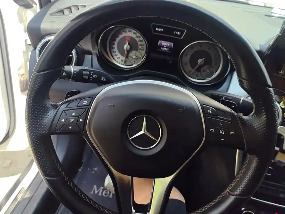 Mercedes-Benz GLA — миниатюра 15