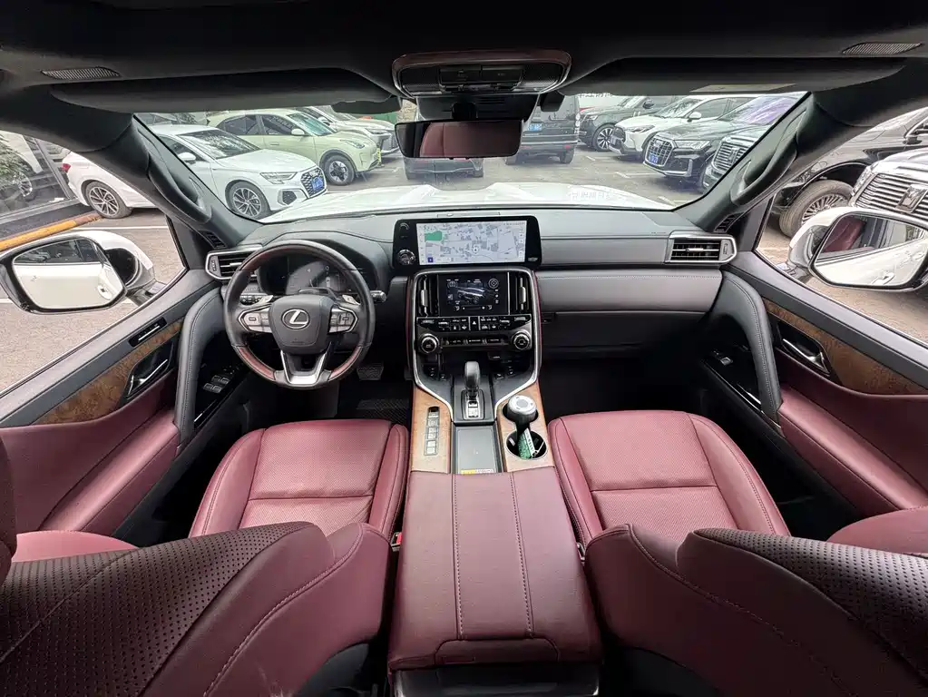 Lexus LX — миниатюра 13
