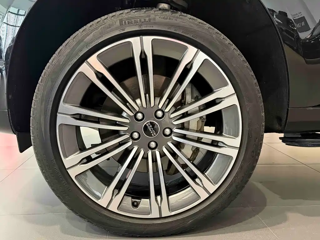 Land Rover Range Rover 2023 3.0 L6 400PS мест Long Wheelbase