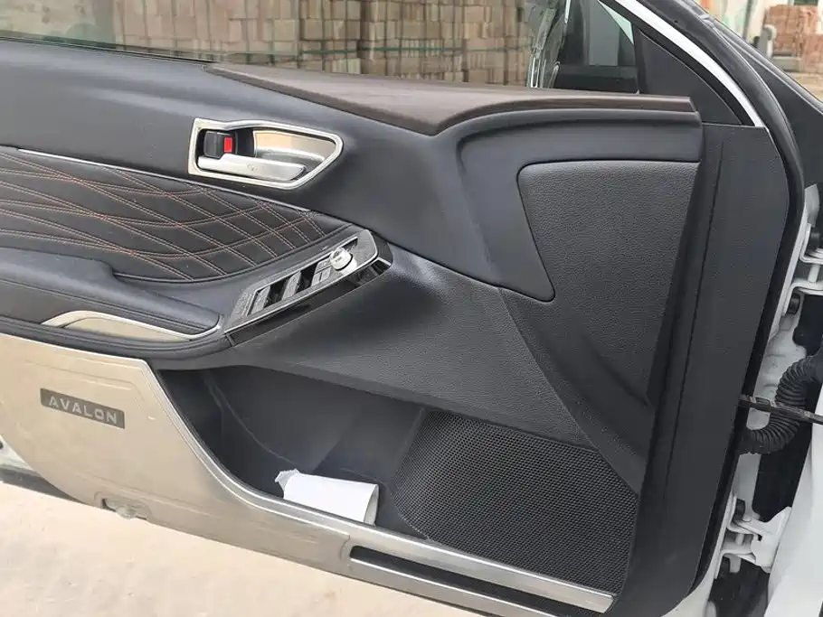 Toyota Avalon — миниатюра 7