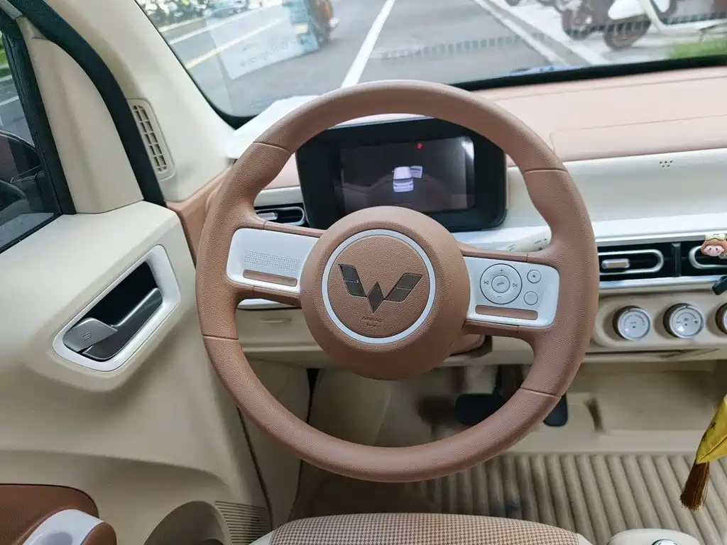 Wuling MINIEV — миниатюра 11