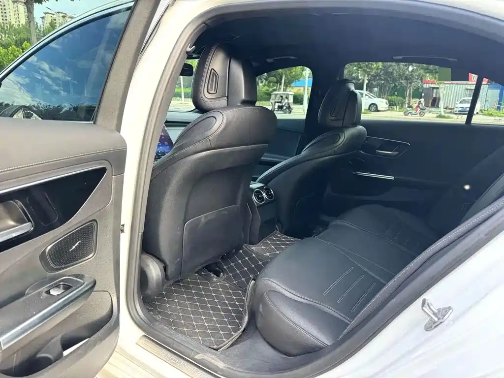 Mercedes-Benz C-Class — миниатюра 9