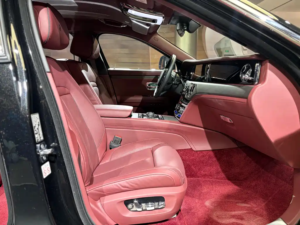 Rolls-Royce Ghost — миниатюра 24