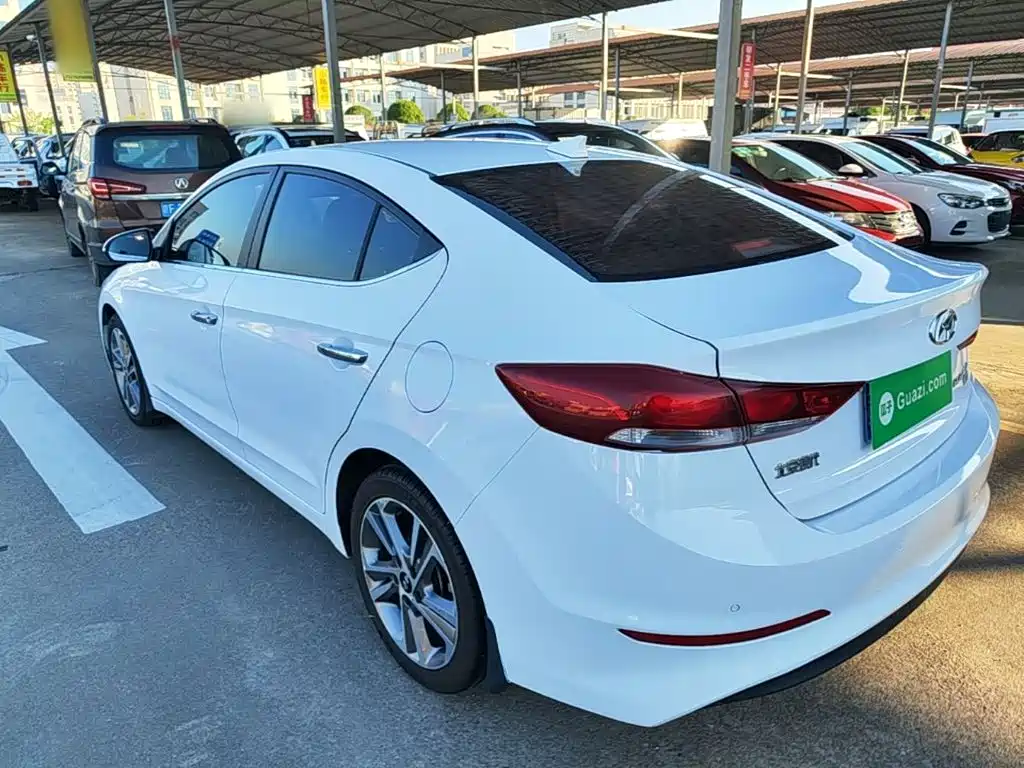 Hyundai Elantra — миниатюра 5