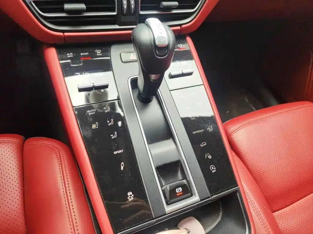 Porsche Macan — миниатюра 15