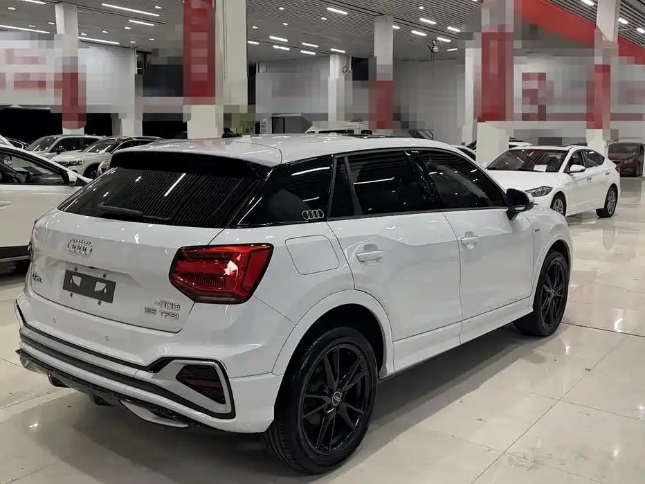 Audi Q2L — миниатюра 4