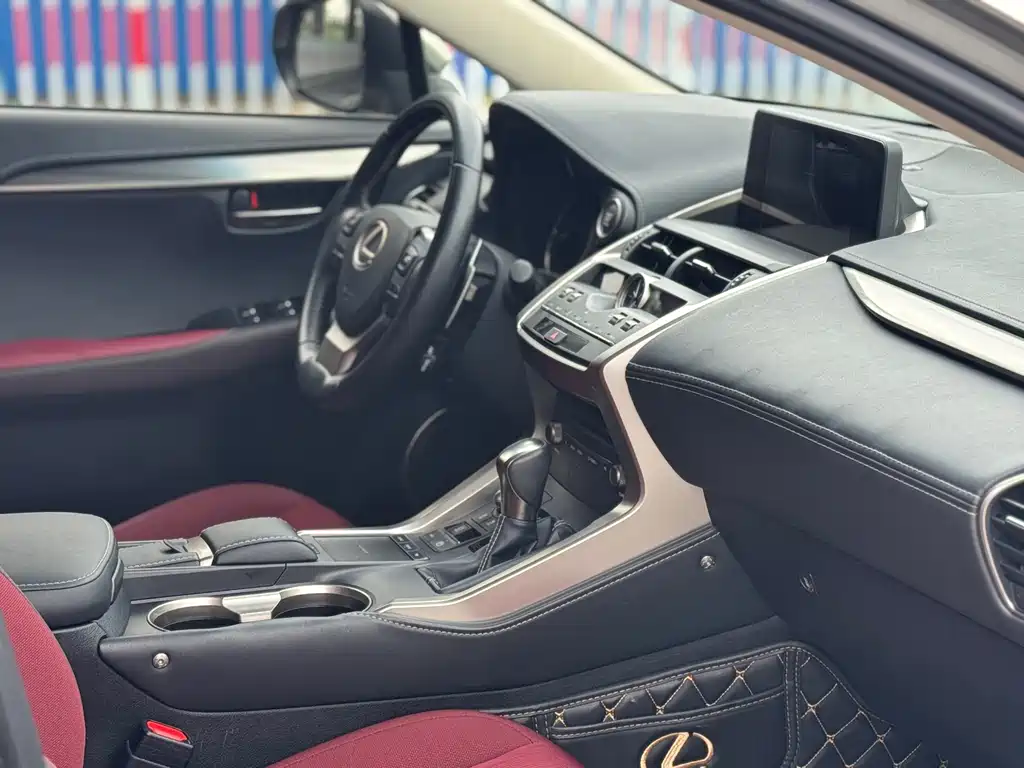 Lexus NX 2018 200 V