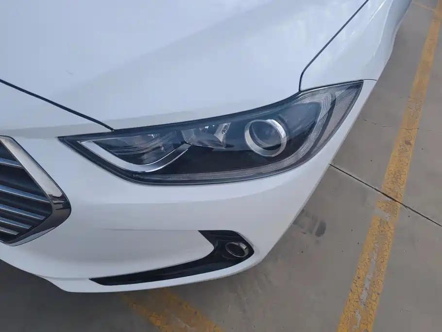 Hyundai Elantra — миниатюра 5