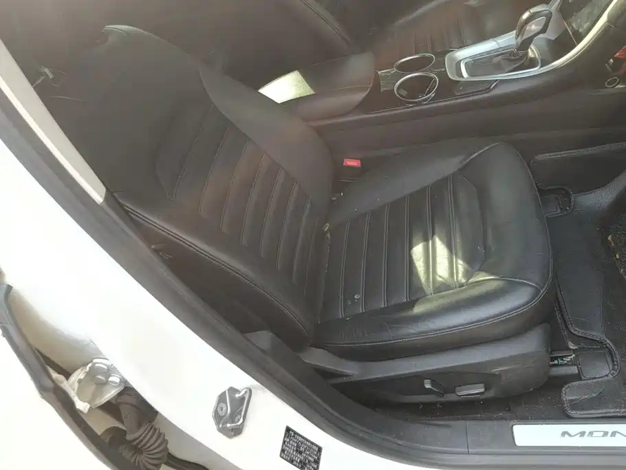 Ford Mondeo — миниатюра 8