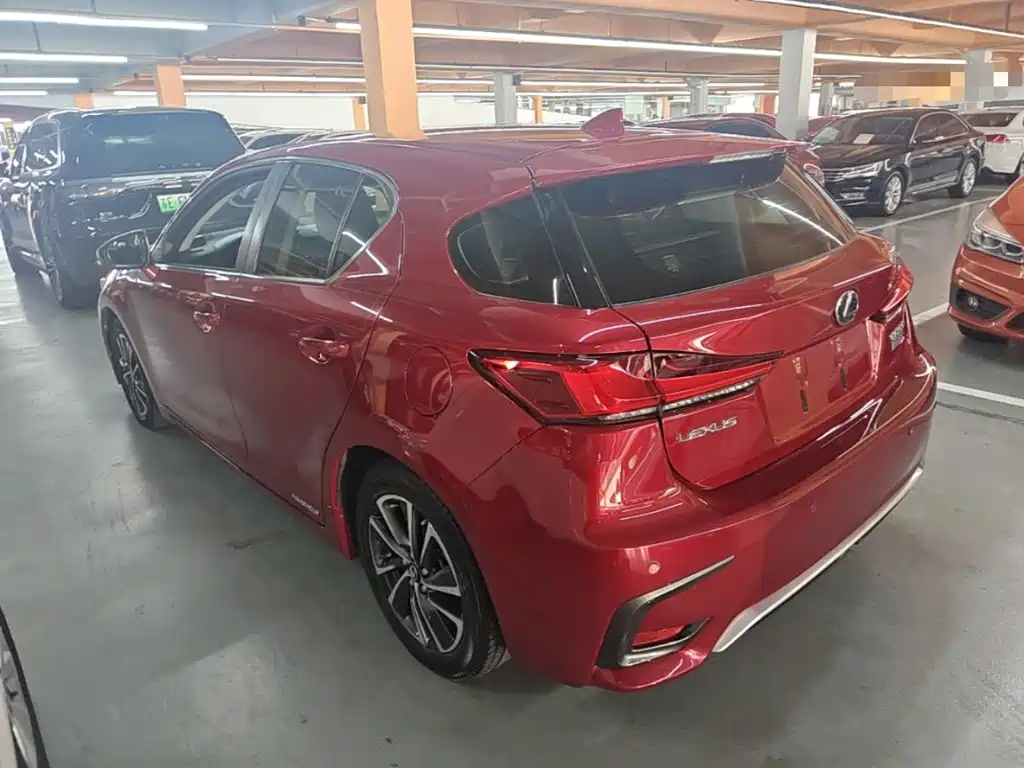 Lexus CT — миниатюра 5