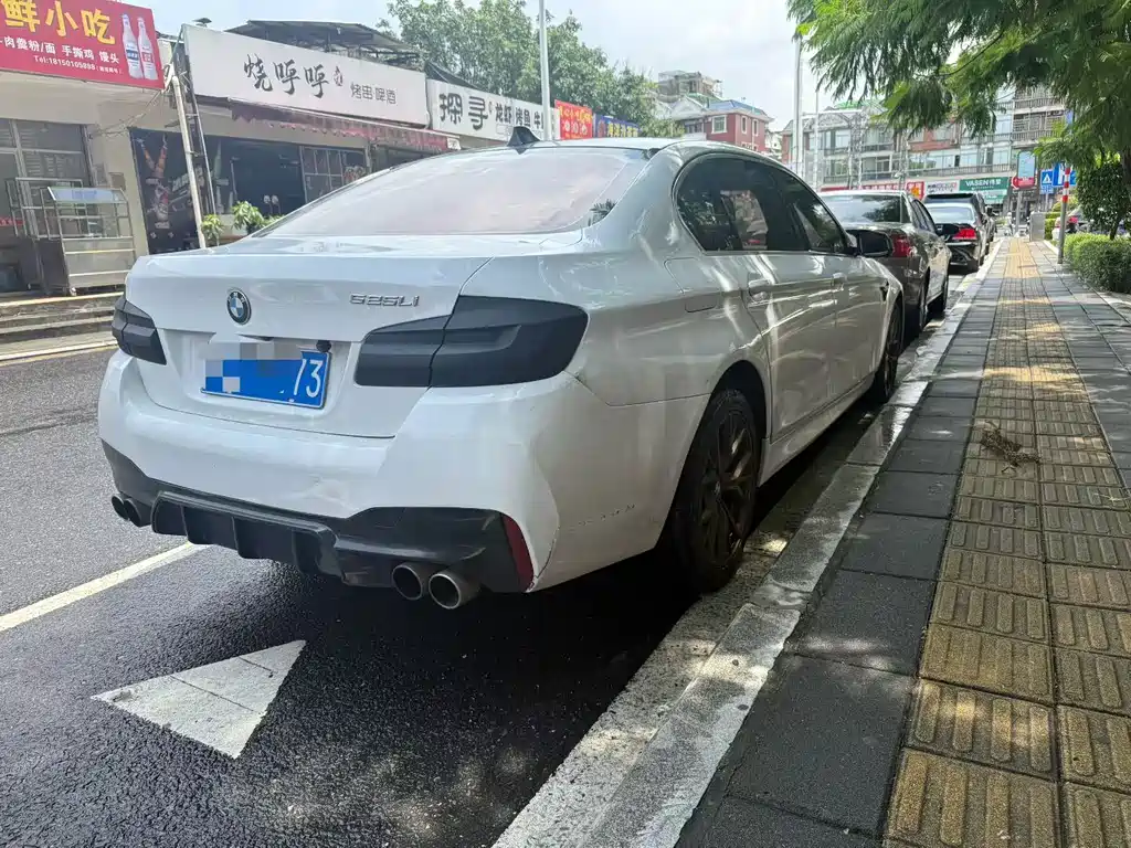 BMW 5 Series — миниатюра 4