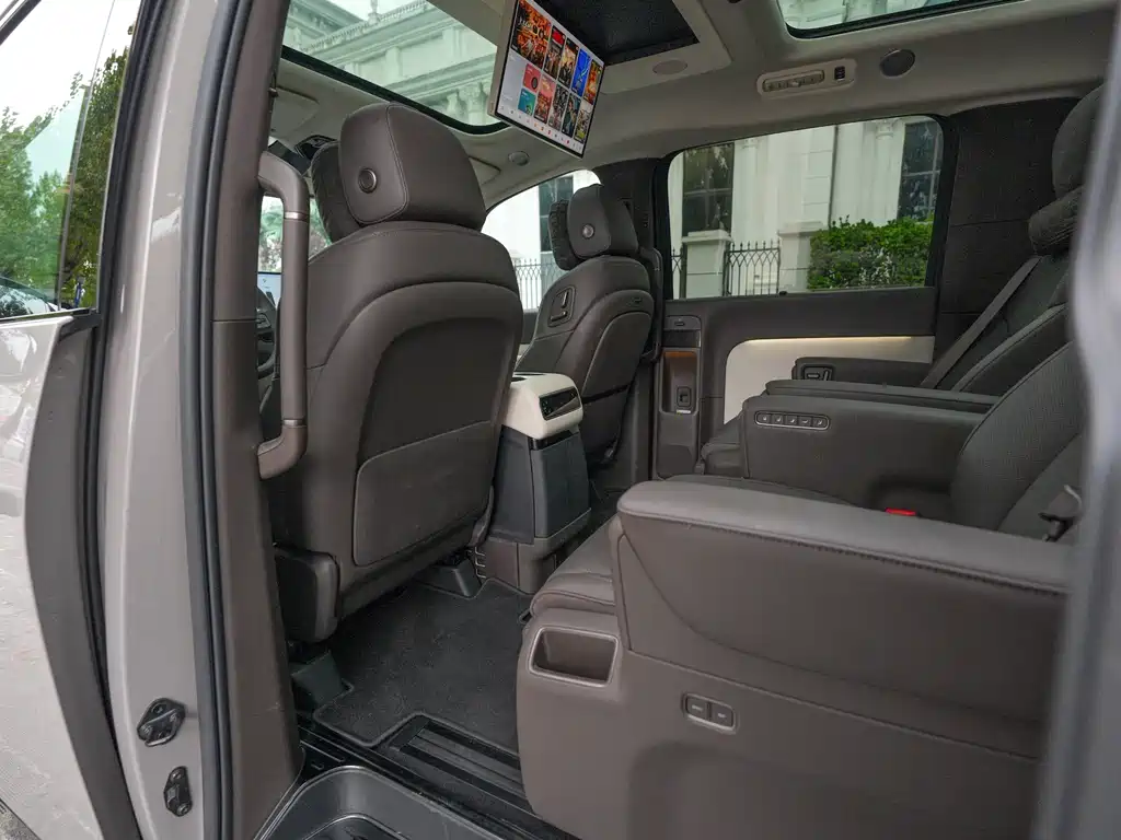 Li Auto Li MEGA — миниатюра 16