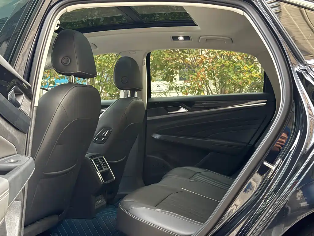 Volkswagen Passat — миниатюра 8