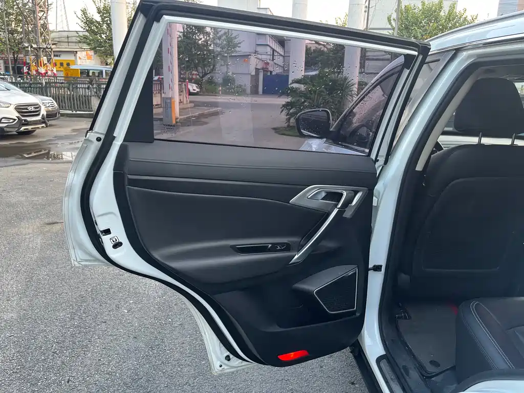 Geely Boyue — миниатюра 12