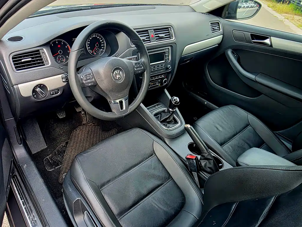 Volkswagen Sagitar 2014 1.4TSI MT Luxury