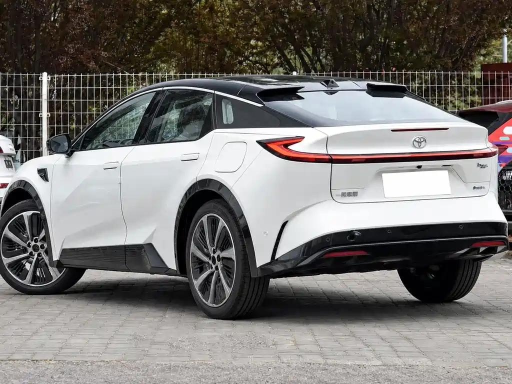 Toyota bZ5 — миниатюра 6