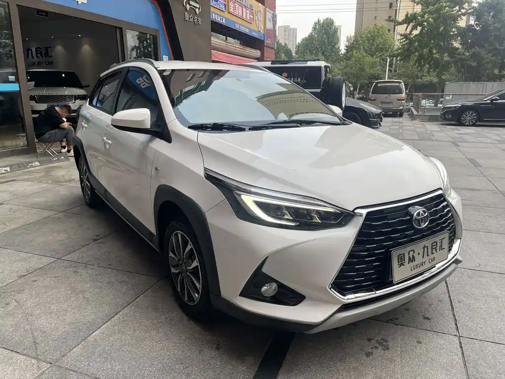 Toyota Yaris L — миниатюра 3