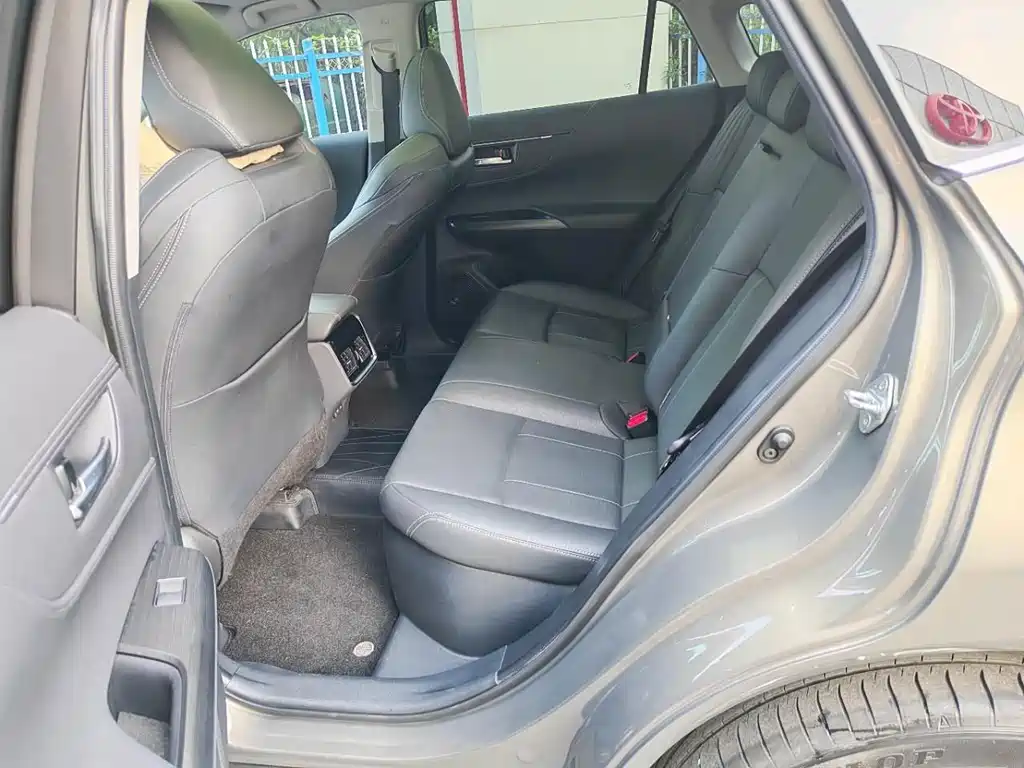 Toyota Harrier — миниатюра 10