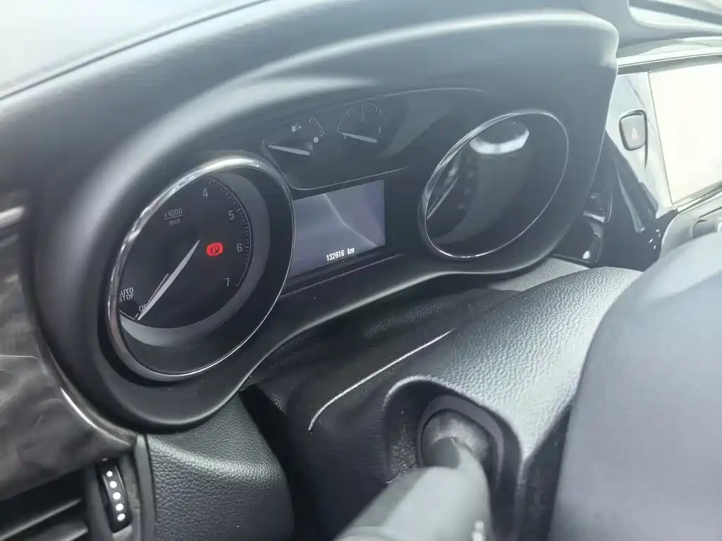 Buick Envision Plus — миниатюра 6
