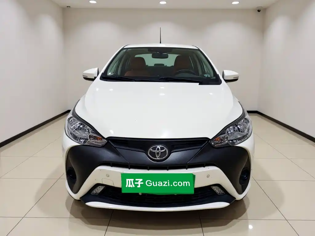 Toyota Yaris L — миниатюра 2