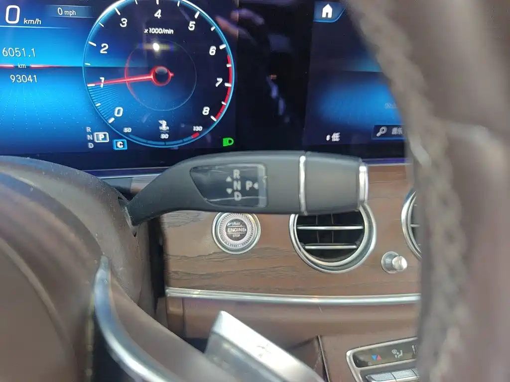 Mercedes-Benz E-Class — миниатюра 15