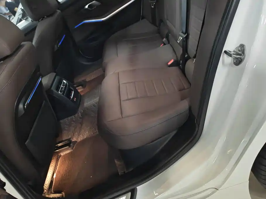 BMW 3 Series — миниатюра 11