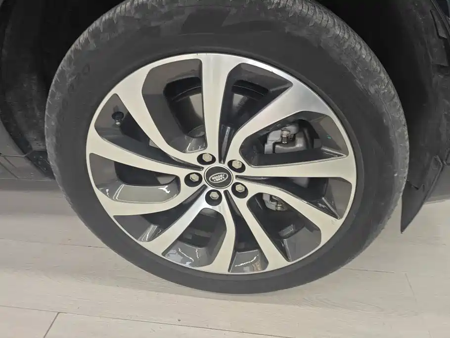 Land Rover Discovery Sport — миниатюра 6