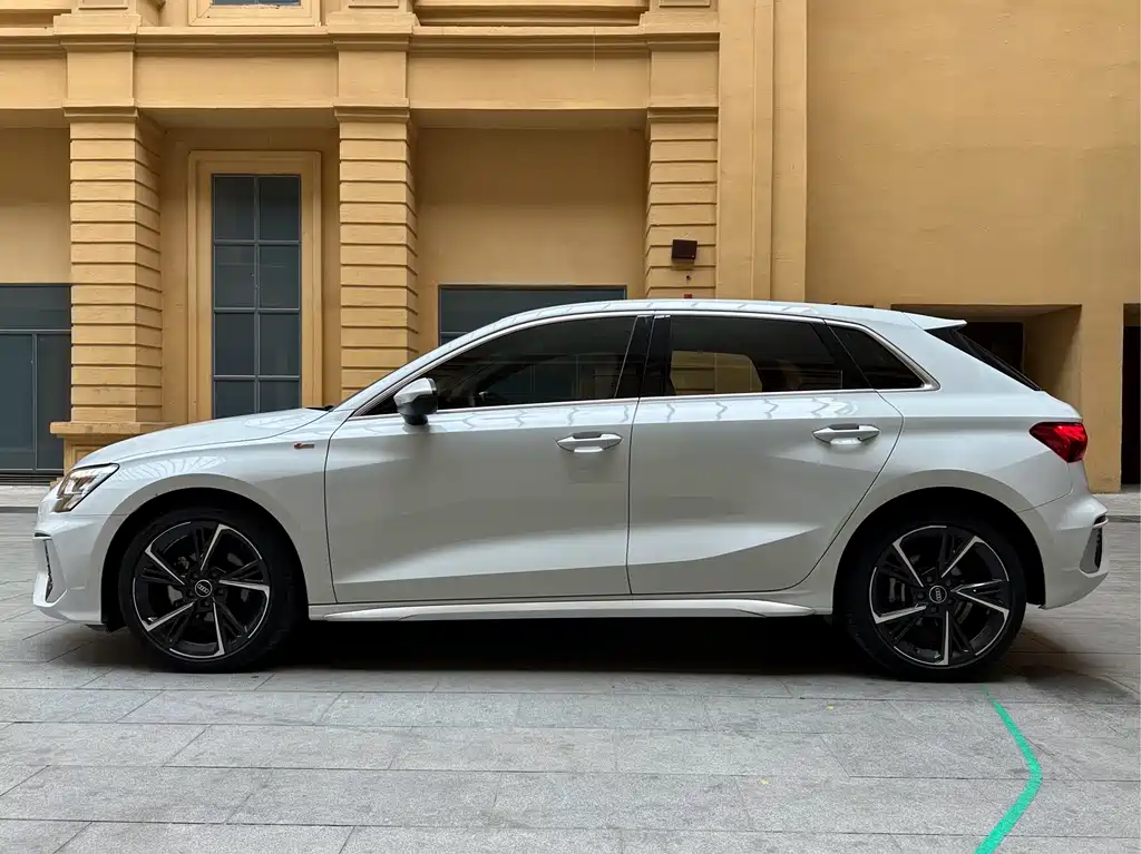 Audi A3 - фото 5