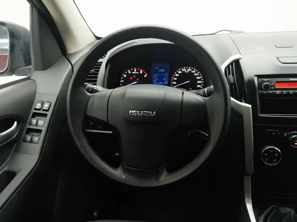 Isuzu D-MAX — миниатюра 11