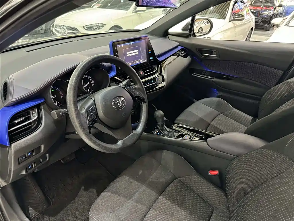 Toyota IZOA - фото 5