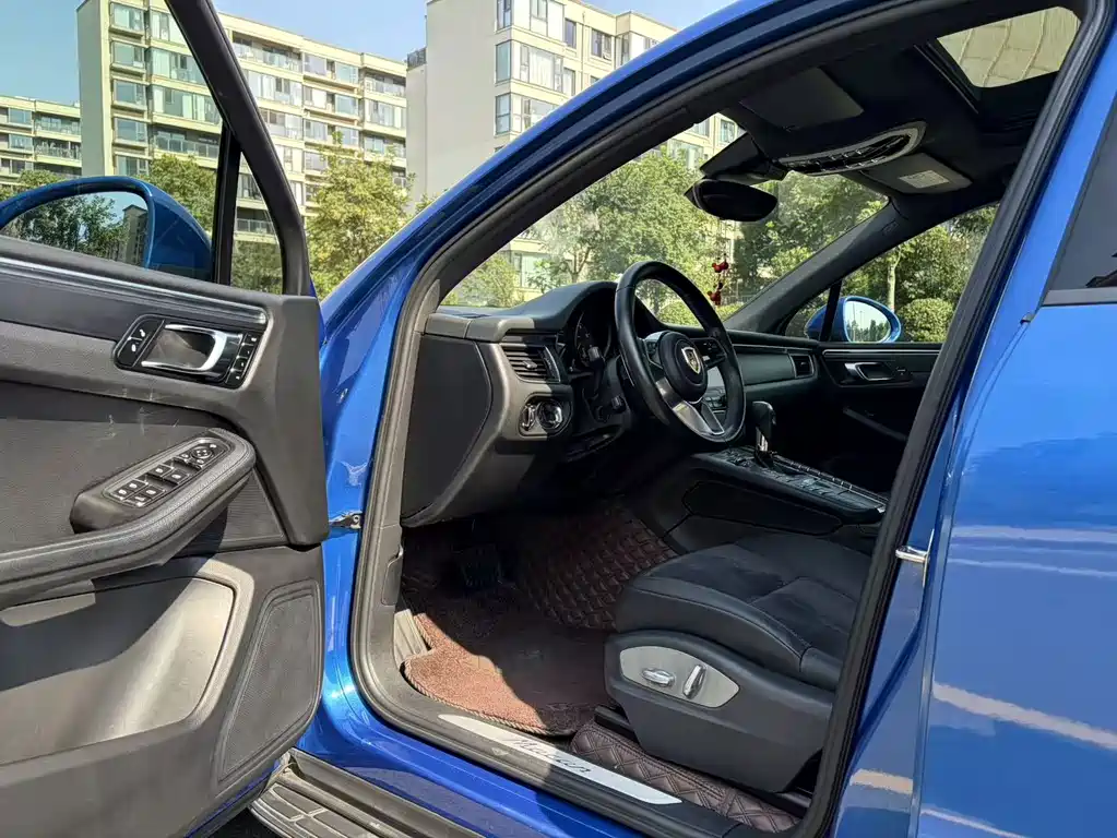 Porsche Macan — миниатюра 13