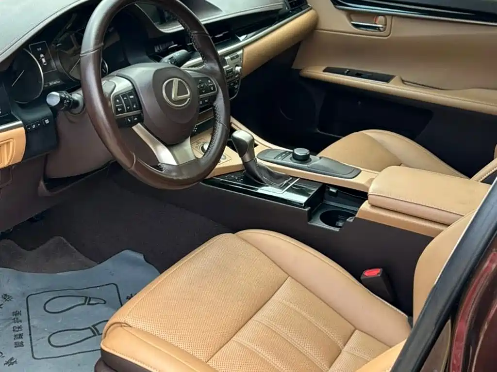 Lexus ES — миниатюра 4