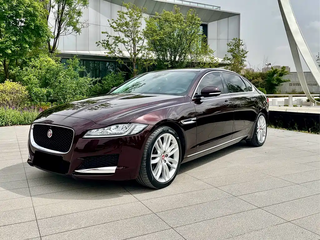 Jaguar XFL 2020